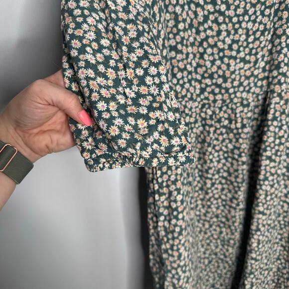 American Eagle Women’s Green Square Neck Daisy Mini Scoop Back 3/4 Sleeve Dress - Picture 2 of 10